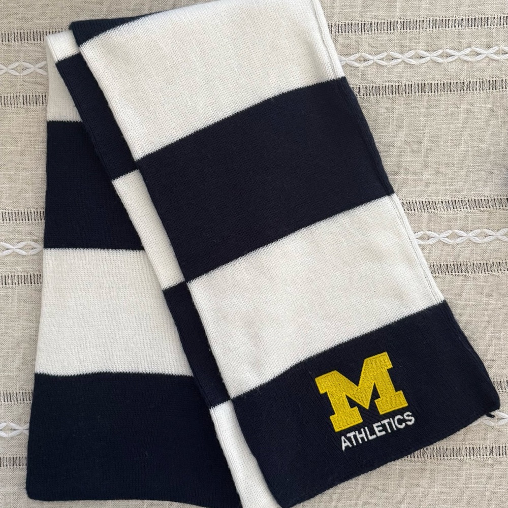Michigan Wolverines Athletics Logo striped unisex scarf